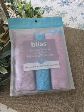 Bliss Lavender Infused Exfoliating Washcloths - Light Pink & Light Blue